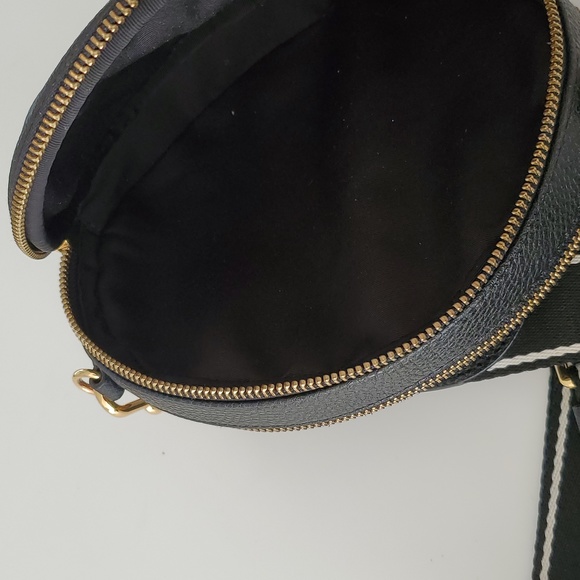 Marc Jacobs The Rewind Leather Crossbody Bag in Black & Gold Hardware - Picture 11 of 14